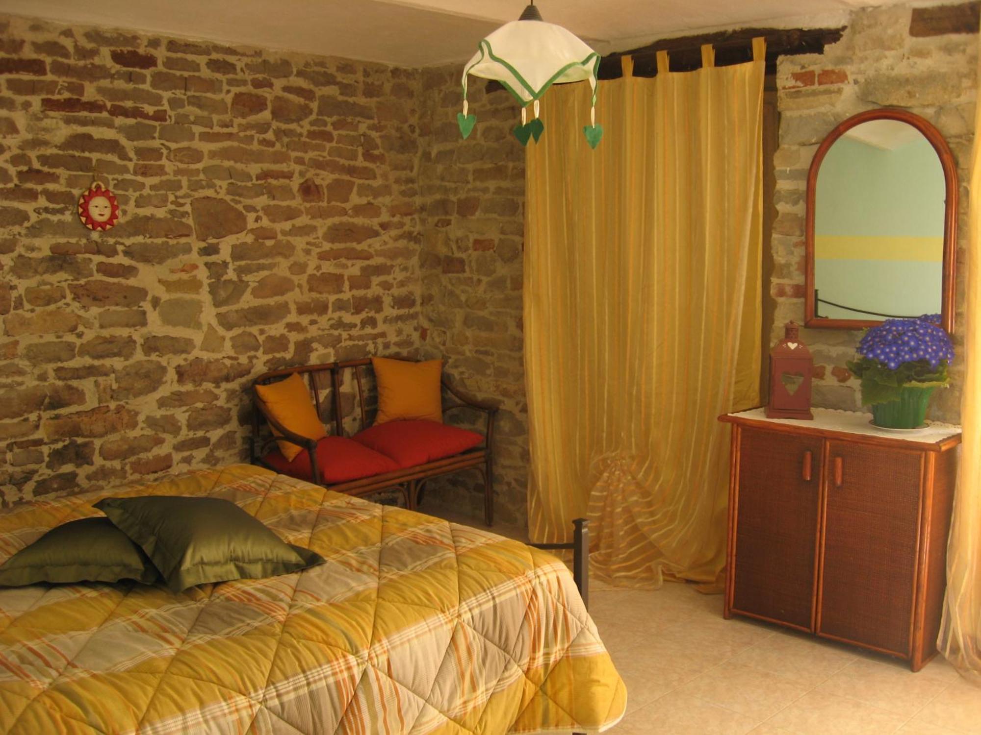 Agriturismo Cascina Serra Cossano Belbo Bilik gambar