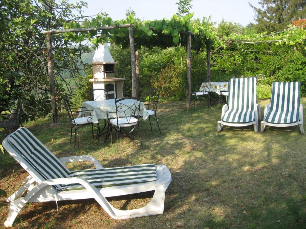 Agriturismo Cascina Serra Cossano Belbo Luaran gambar