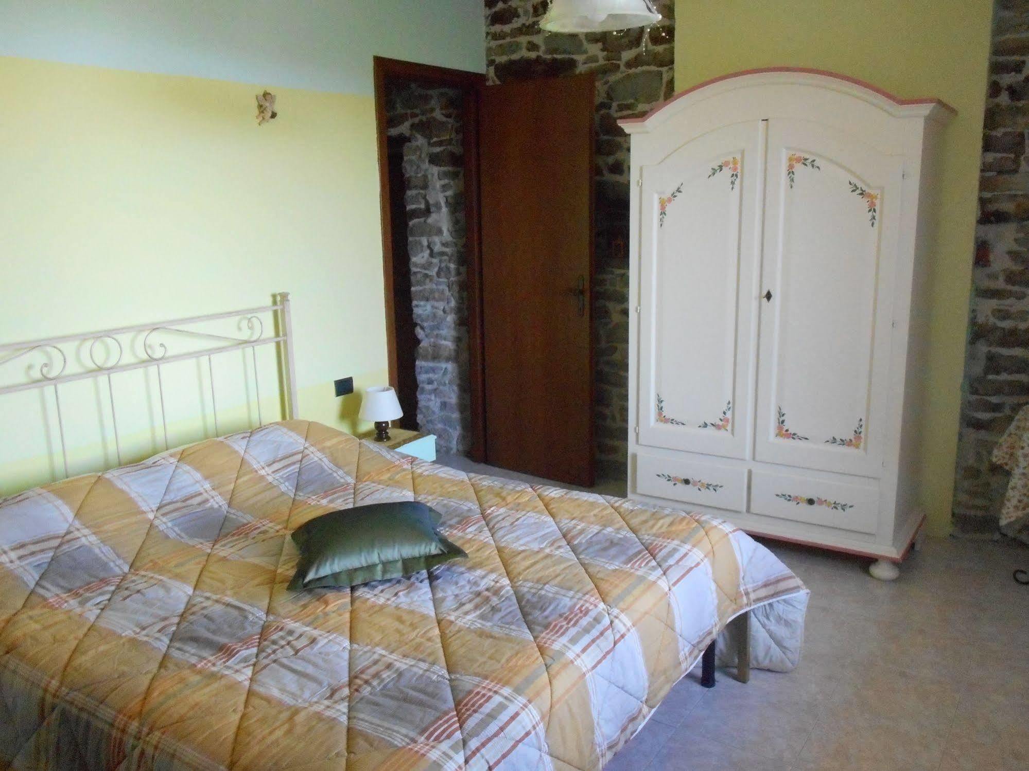 Agriturismo Cascina Serra Cossano Belbo Luaran gambar