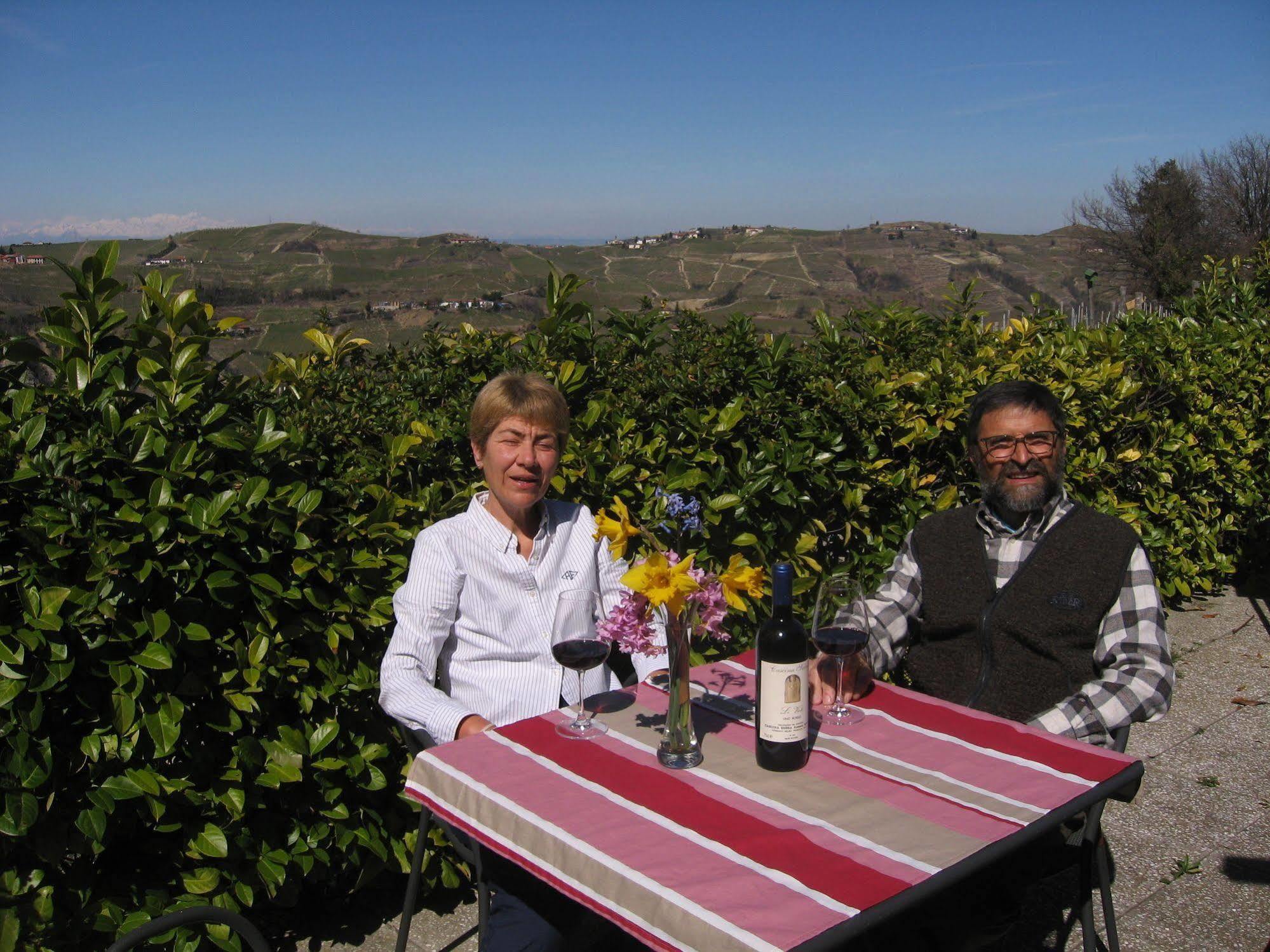 Agriturismo Cascina Serra Cossano Belbo Luaran gambar